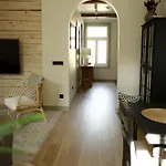 Vaksali Apartment, Kaks Minutit Ugalast *