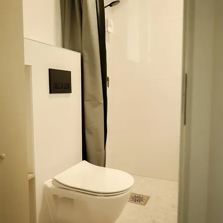 Vaksali Apartment, Vaid Kahe Minuti Kaugusel Ugala Teatrist ויליאנדי