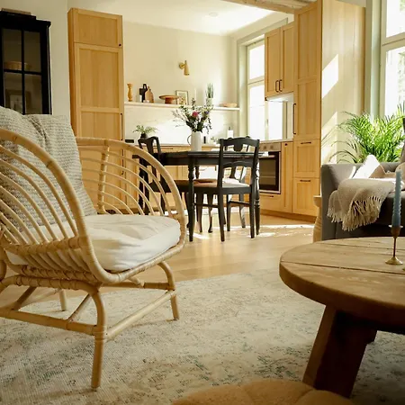 Vaksali Apartment, Vaid Kahe Minuti Kaugusel Ugala Teatrist ויליאנדי