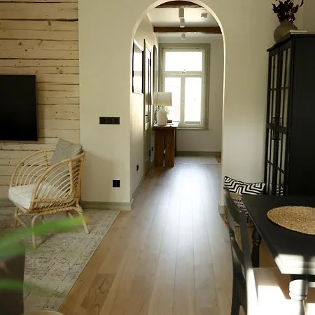 Vaksali Apartment, Kaks Minutit Ugalast *