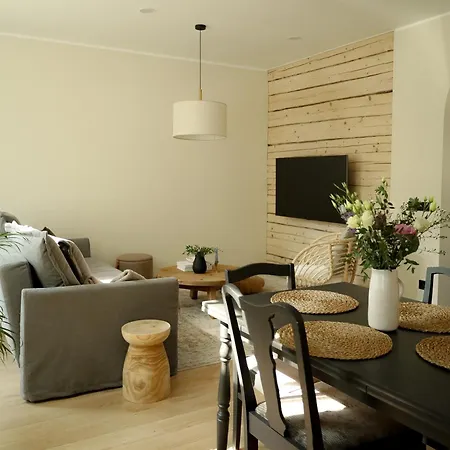 Vaksali Apartment, Vaid Kahe Minuti Kaugusel Ugala Teatrist فيلياندي